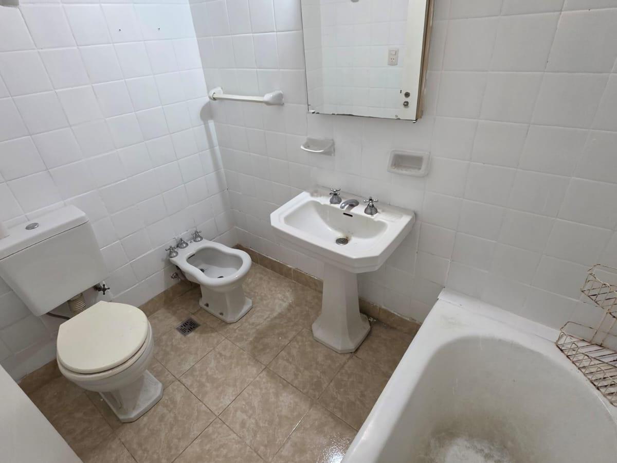 Lavalle 643 - Dto. 2 Amb. con Patio Apto Profesional 2