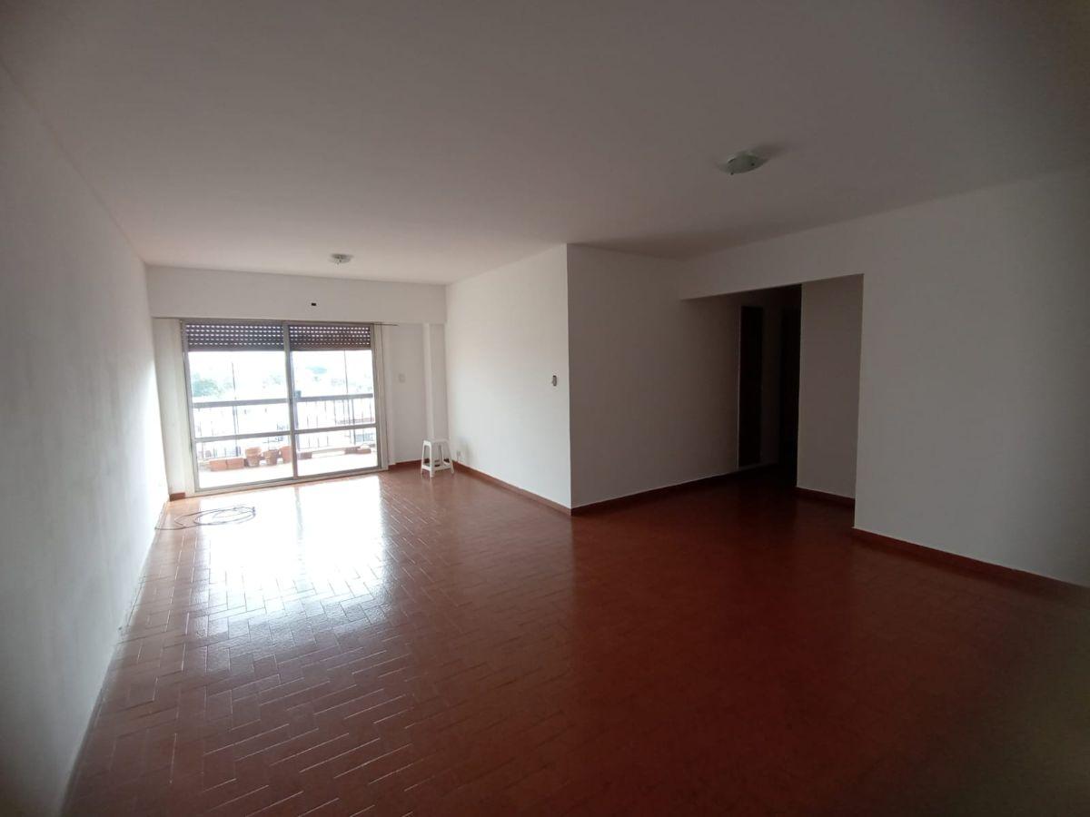 Departamento en Alquiler 4 Amb / Nueva Pompeya / Super luminoso / RECIEN PINTADO / Para mudarse YA.