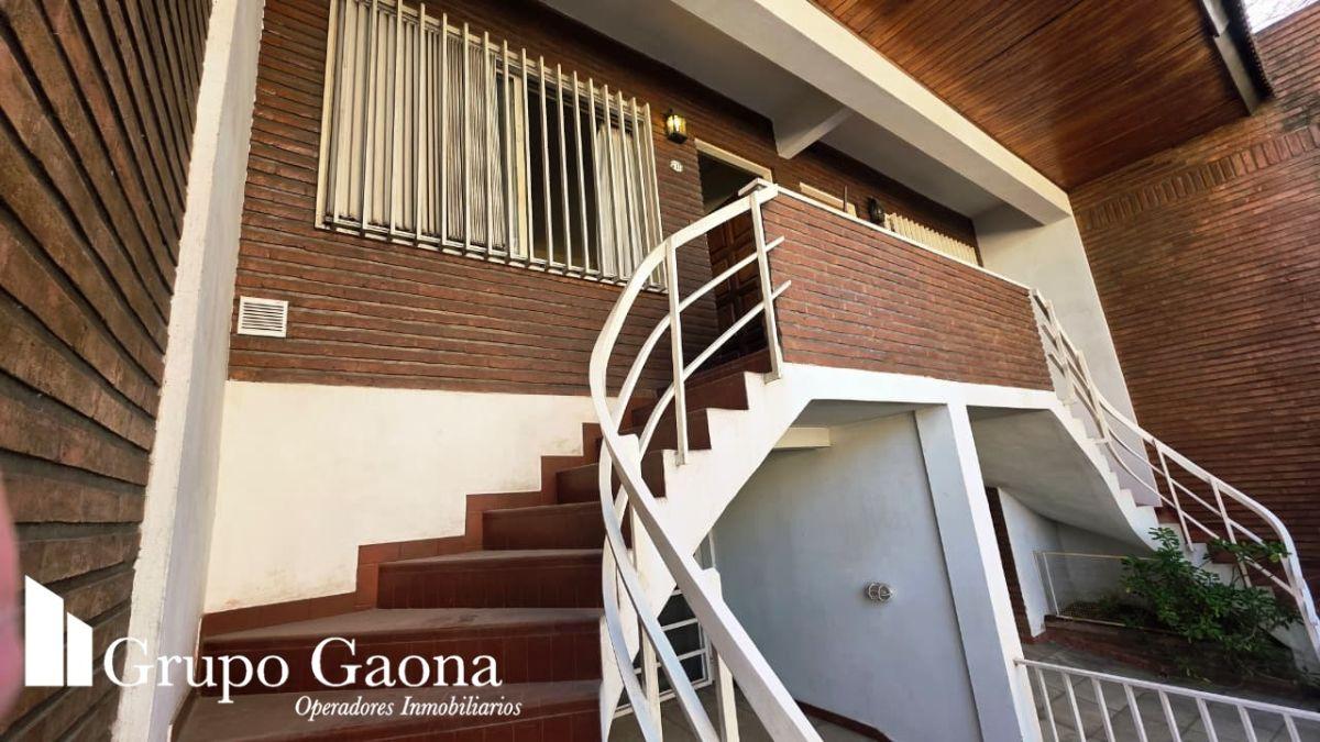 Foto de Bogota 3713 - Duplex 4 Amb. Jardín y Triple Cochera, imagen 2
