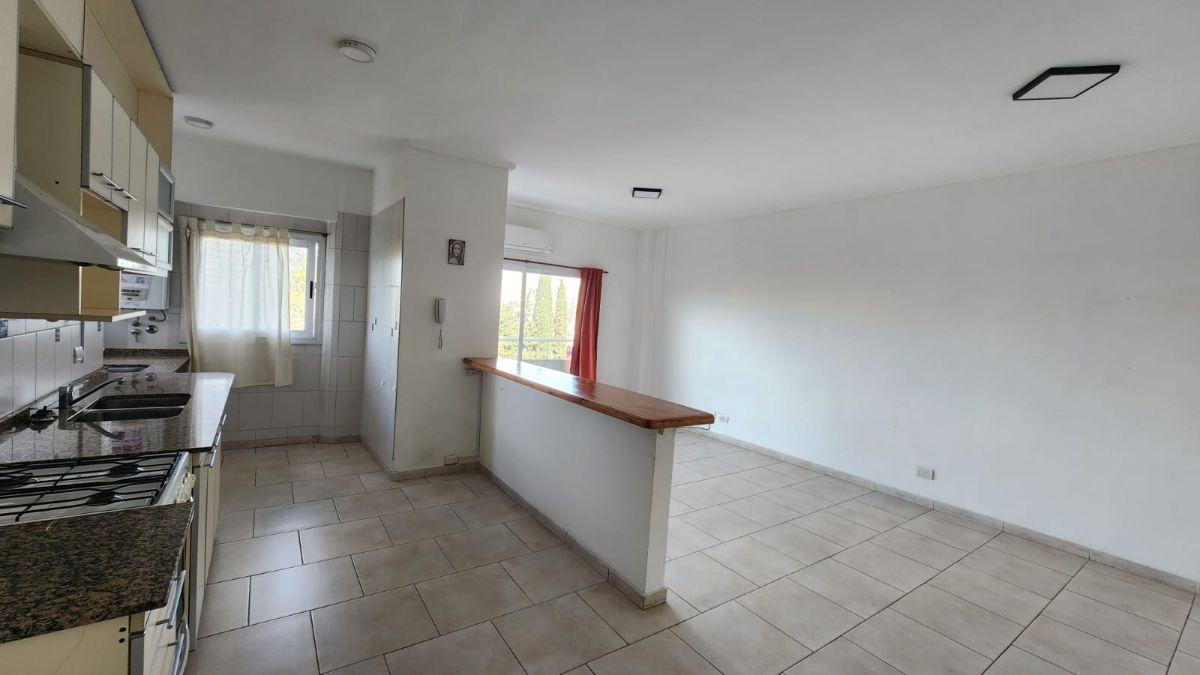 Foto de Alquiler Departamento 2 Ambientes con balcon al frente - Parque, imagen 2