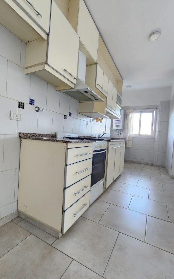 Foto de Alquiler Departamento 2 Ambientes con balcon al frente - Parque, imagen 3