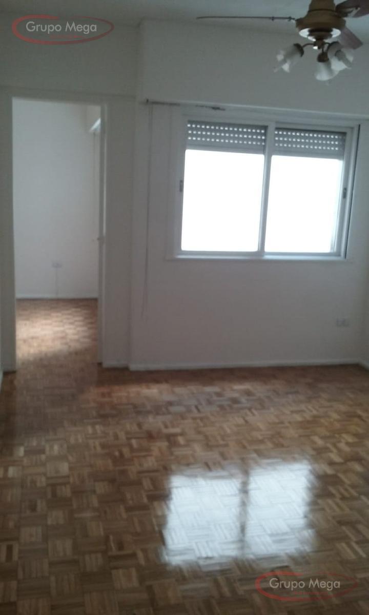 Excelente y Luminoso Depto 2 Amb Lateral 1