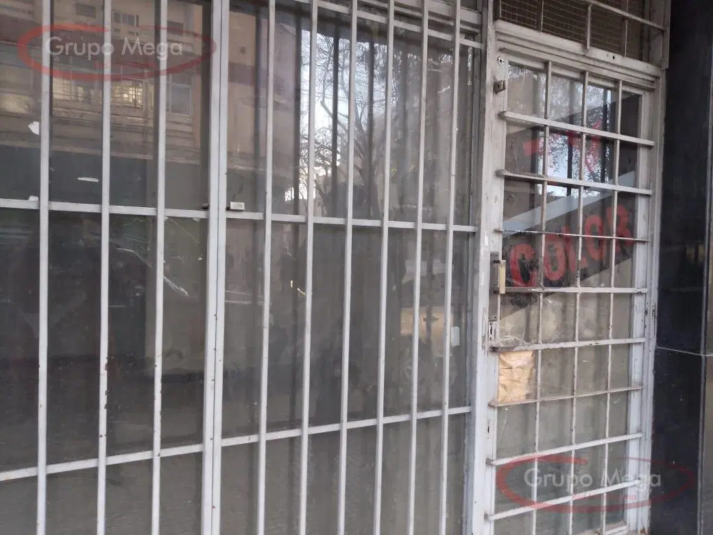 Local a la calle 16 m2 4