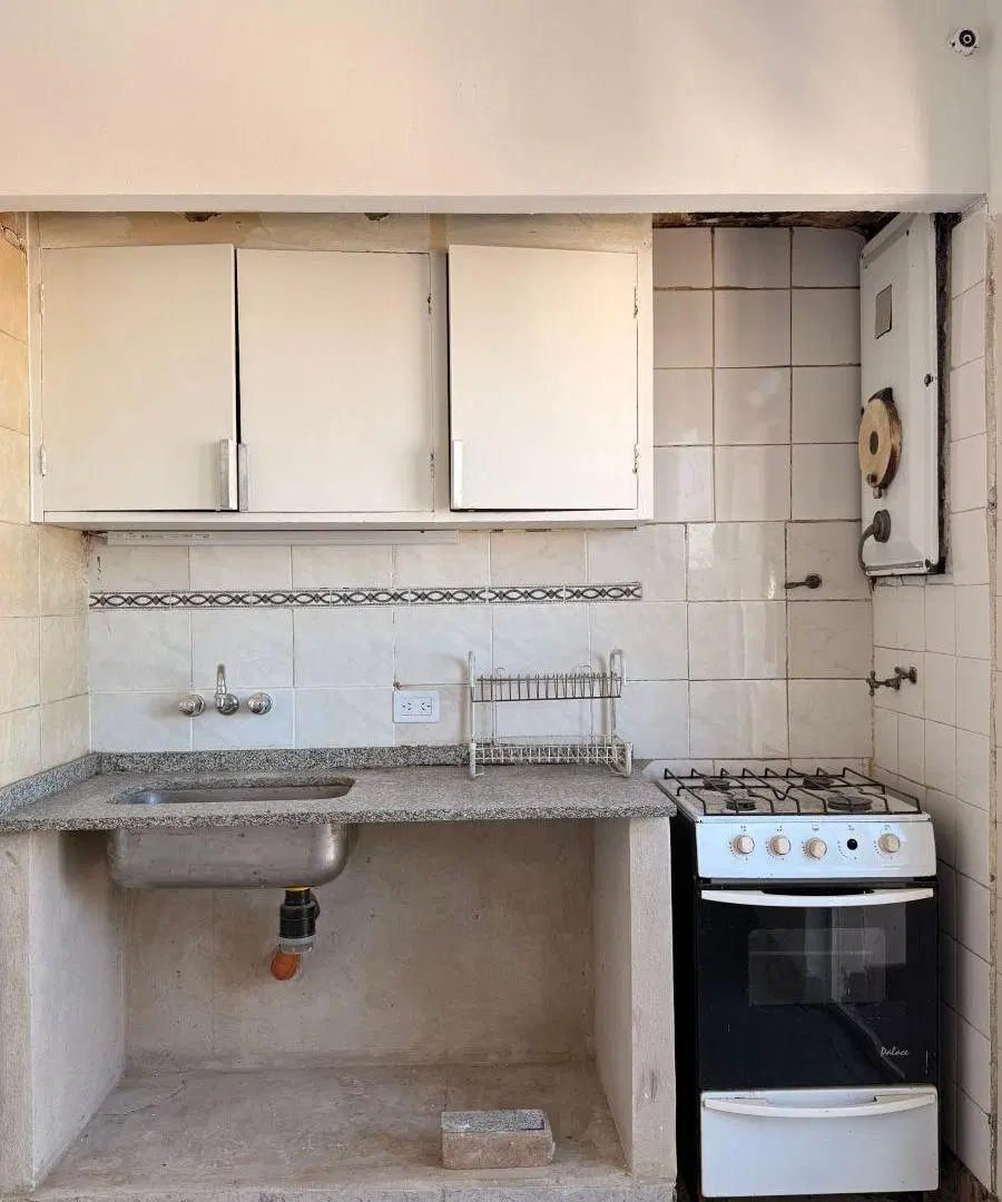 Departamento de 2 Ambientes en Alquiler – Excelente Ubicación sobre Av. San Juan 5