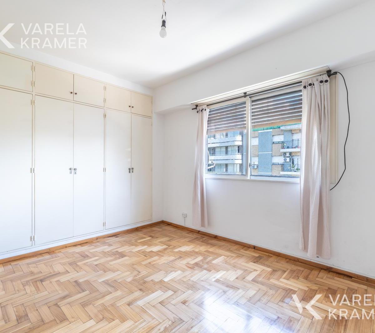 Departamento en Venta Al Frente, con Balcón y Cochera 1