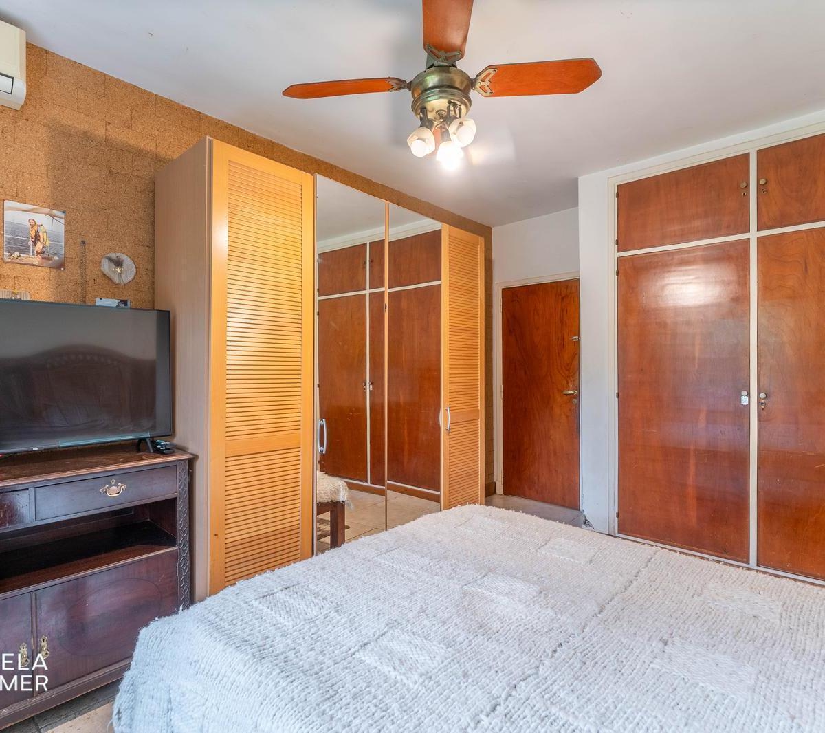 Casa en Planta Baja a Refaccionar con Gran Terreno en Olivos Alto 5