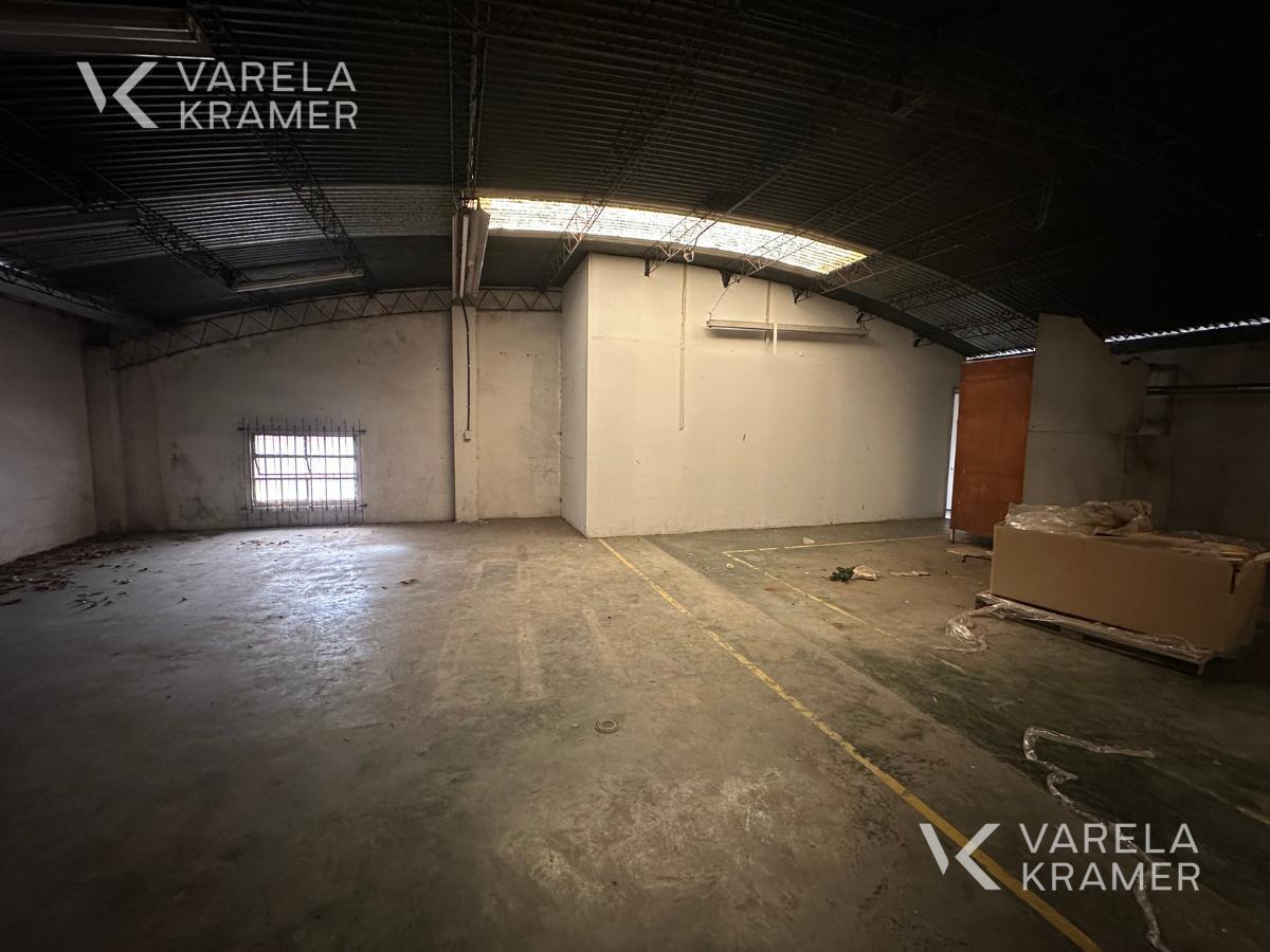 Foto de Depósito, oficina, galpón en venta en Munro, imagen 2