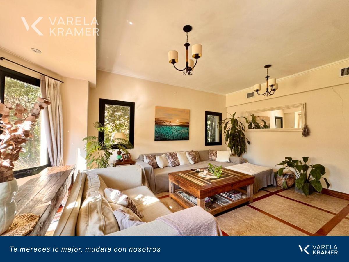 Foto de Casa en Venta en Barrio Privado Santa Silvina, imagen 3