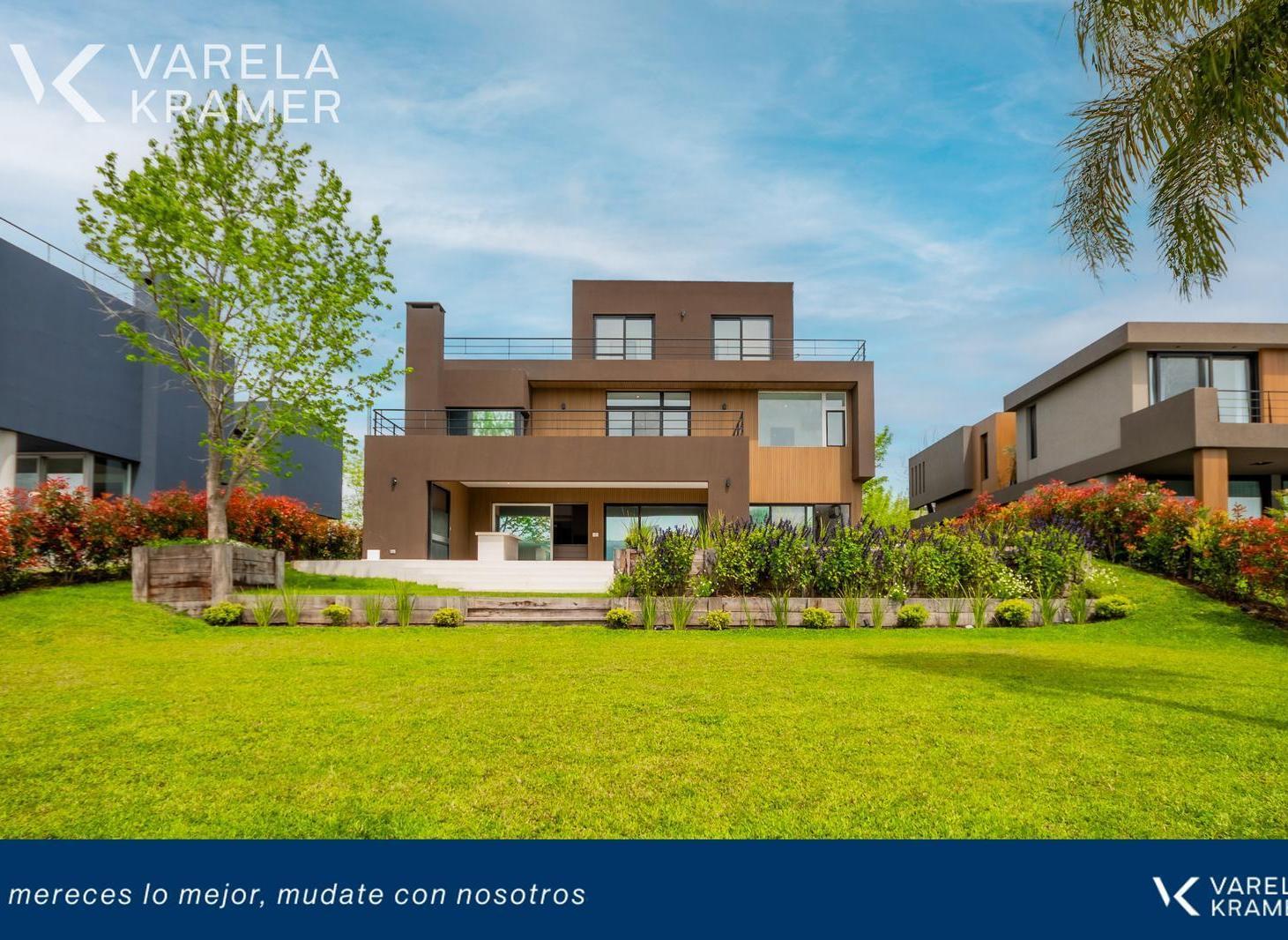 Foto de Casa a estrenar con amarra e el Yacht Nordelta, imagen 1