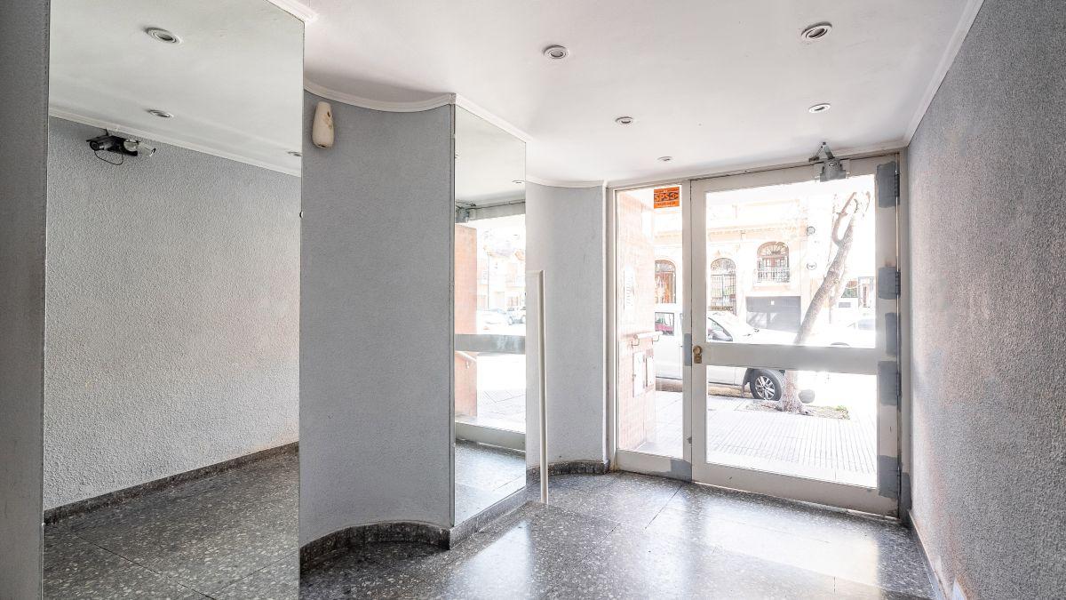Foto de 3 AMBIENTES EN ALQUILER – AL FRENTE CON BALCÓN, imagen 3