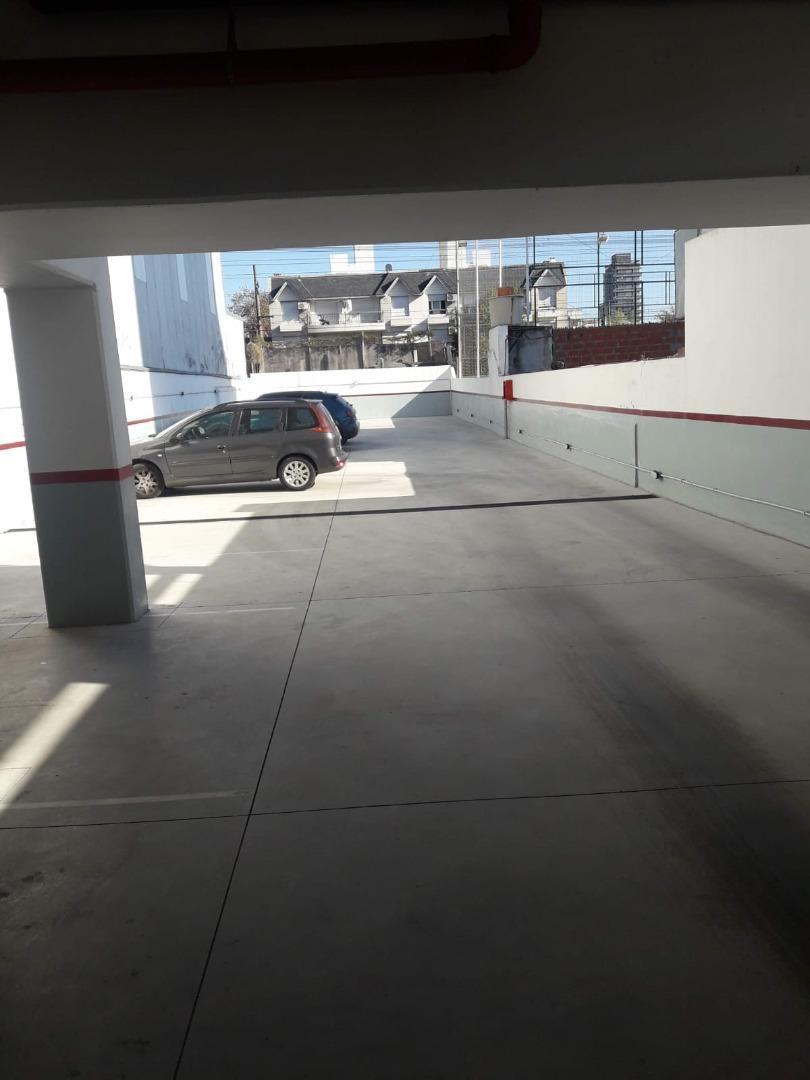 COCHERA EN EDIFICIO A ESTRENAR EN EL CENTRO DE BANFIELD