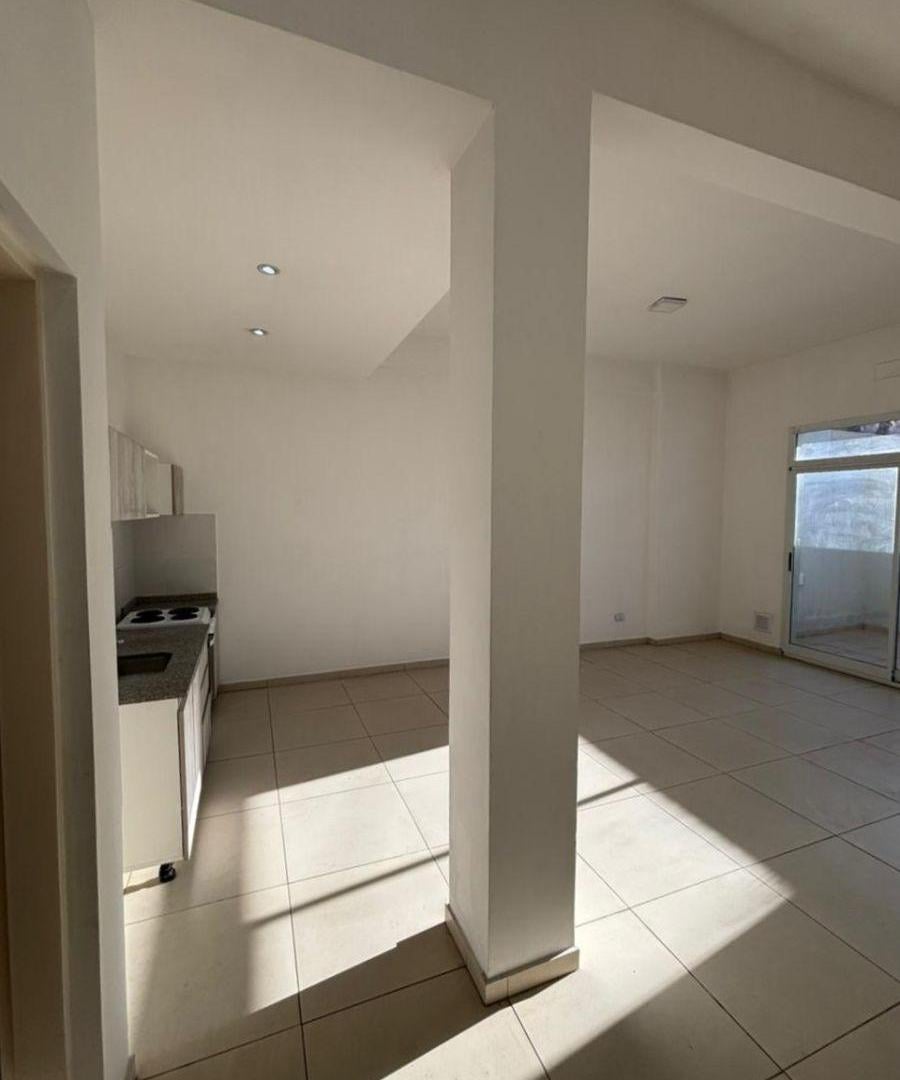 Foto de Apto Profesional. Monoambiente CON PATIO en Monte Grande., imagen 1