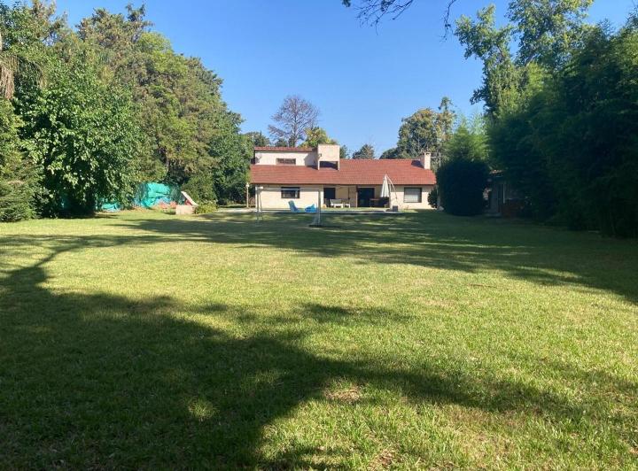 Excelente Casa en Venta con pileta Tortuguitas