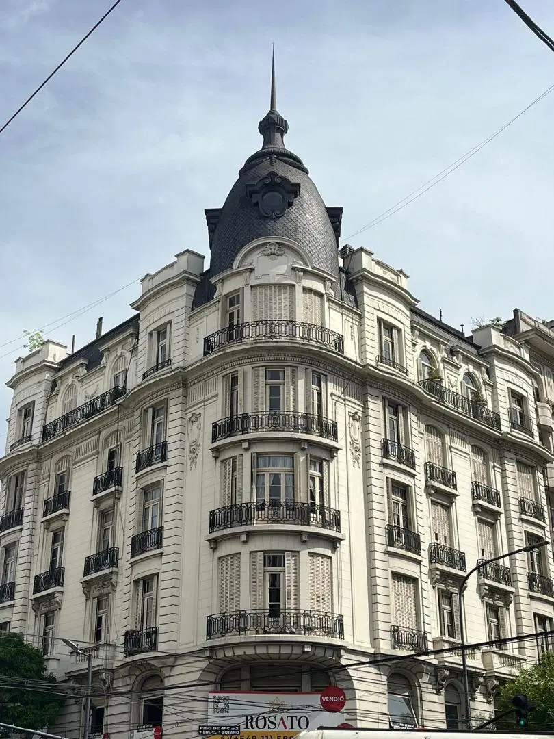 Gran 5 amb con terraza y quincho. Edif de Estilo 3