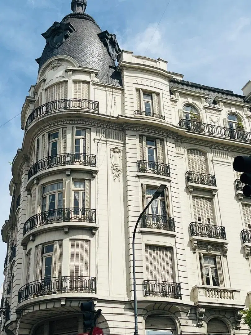 Gran 5 amb con terraza y quincho. Edif de Estilo 4