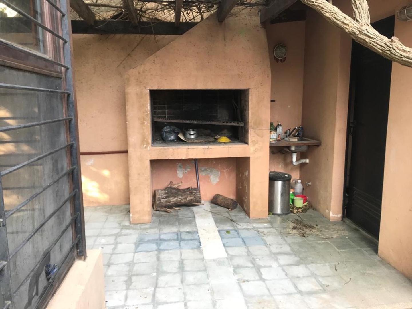 Foto de Casa de diseño 4amb c/ jardin, exclusiva ubicacion, imagen 4