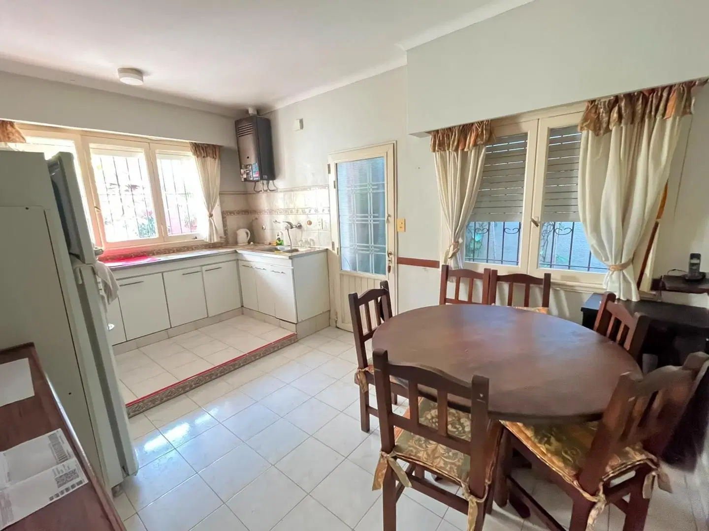 Chalet en 1 planta, 2 dorm + escritorio. Coch y Jardín! 4