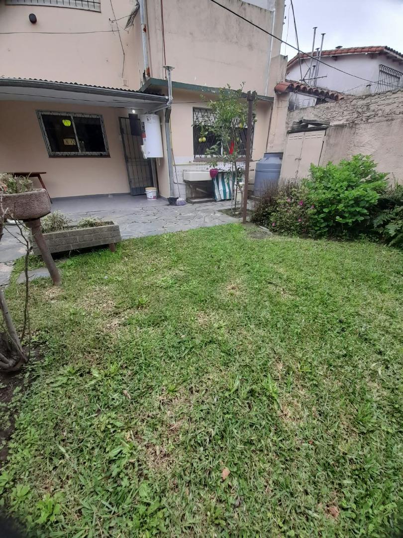 Foto de Alquiler de PH 3 dor y jardin y cochera cub Beccar, imagen 2