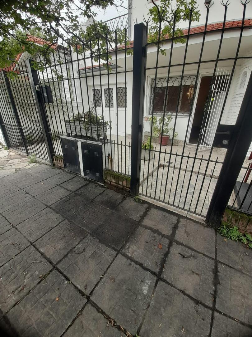 Foto de Alquiler de PH 3 dor y jardin y cochera cub Beccar, imagen 1