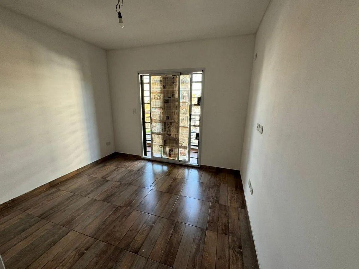 Foto de Departamento 2 Ambientes Con Cochera En Alquiler En Ramos Me, imagen 5