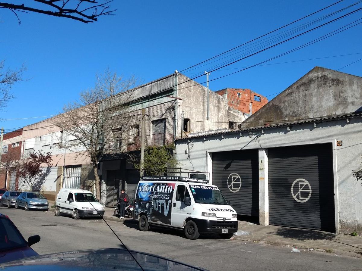 Unidad Para Uso Comercial, en PH, Frente Al Emhsa. 1