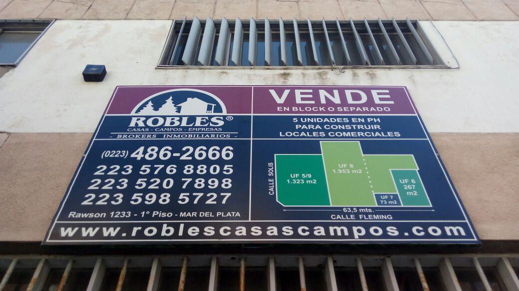 Unidad Para Uso Comercial, en PH, Frente Al Emhsa. 3