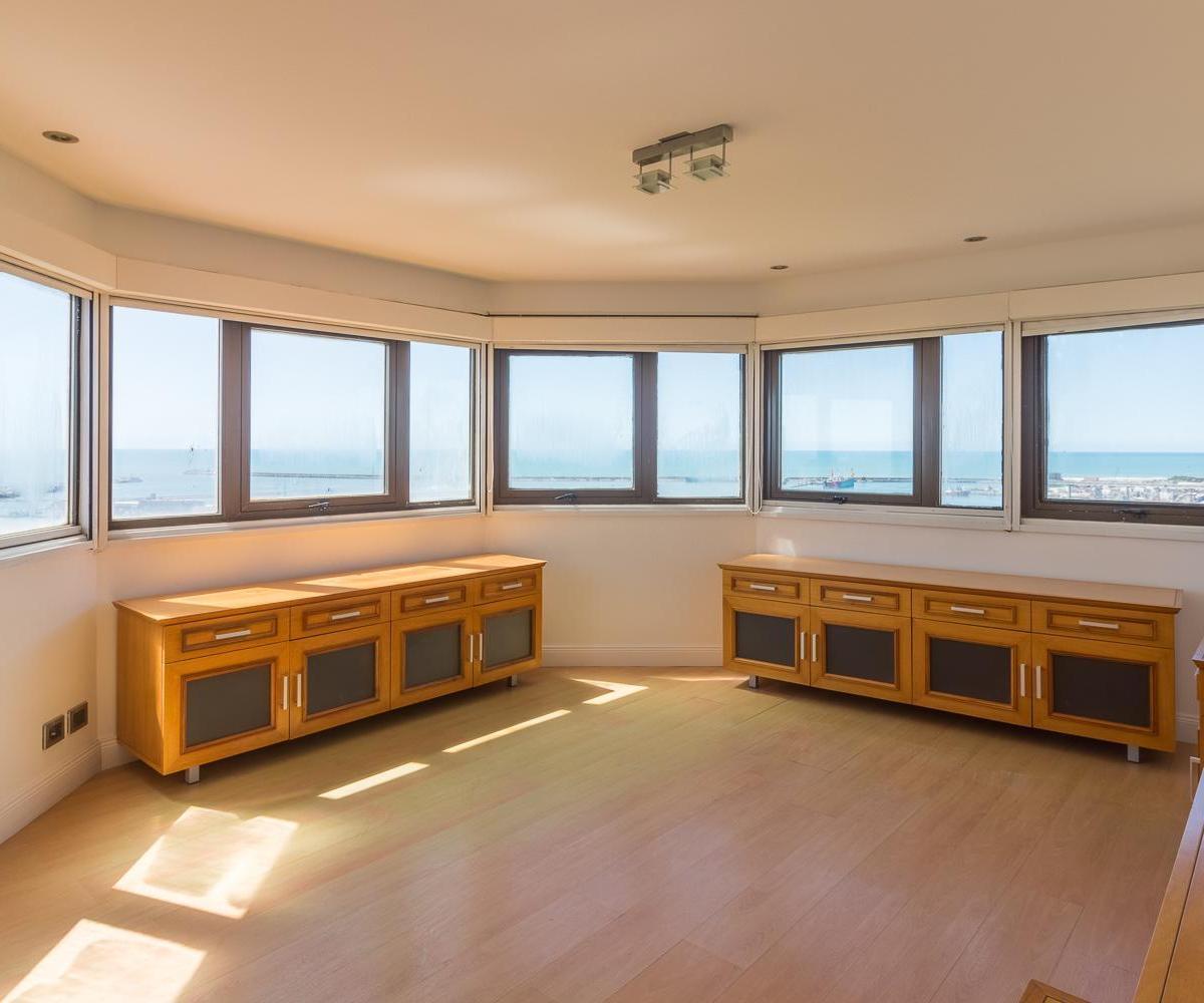 Penthouse Único, Doble Piso Frente Al Mar y Al Golf de Playa Grande. 1
