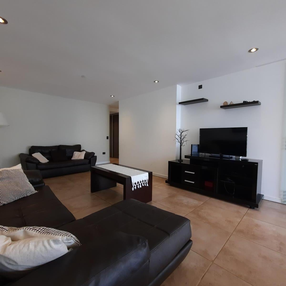 Excelente departamento con terraza propia, zona Güemes Residencial. TOUR VIRTUAL
