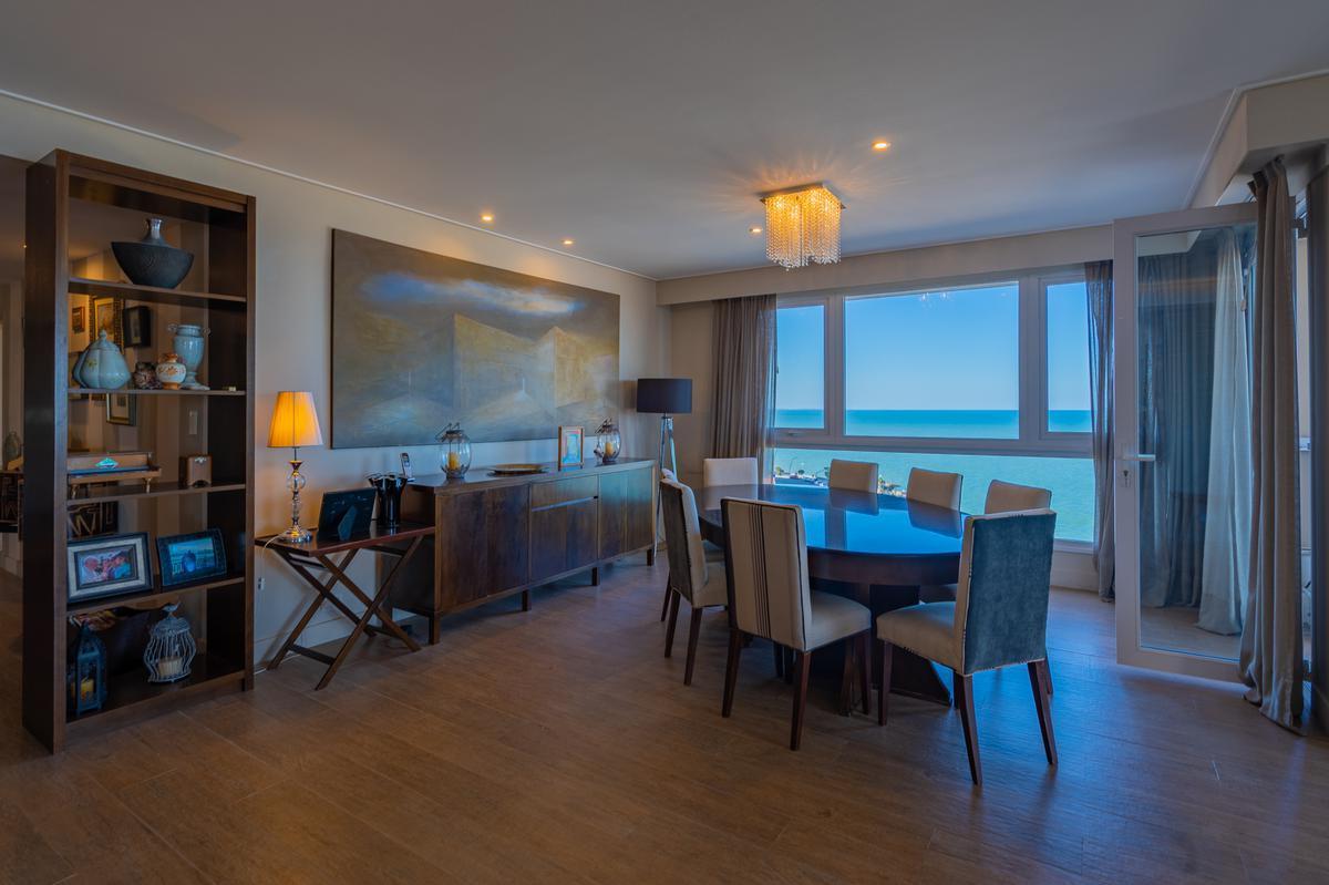 Piso Único, con Las Mejores Visuales Al Mar y a Las Playas de Bahía Varese. Tour Virtual 1