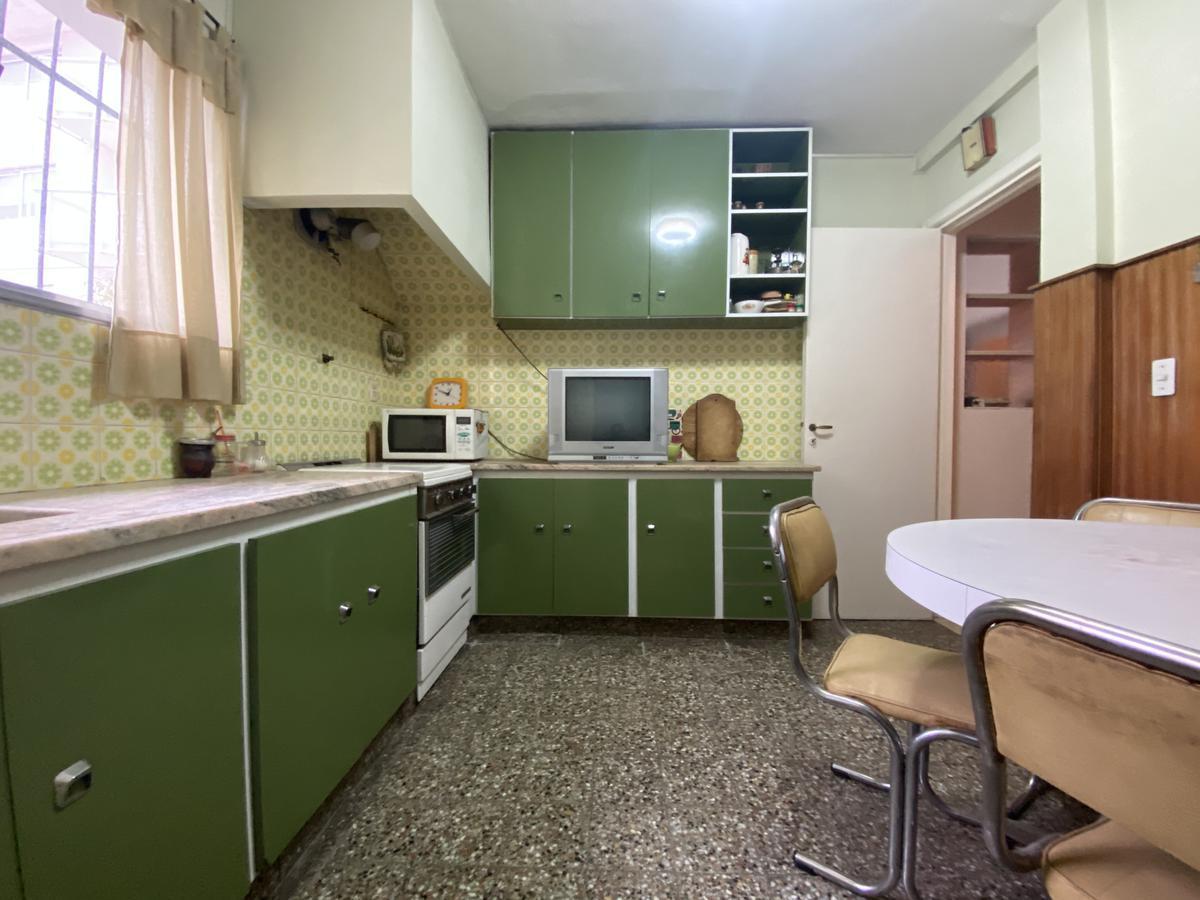 Chalet en Zona Güemes Residencial, Ideal Para Vivienda, Uso Profesional o Desarrollo. 3