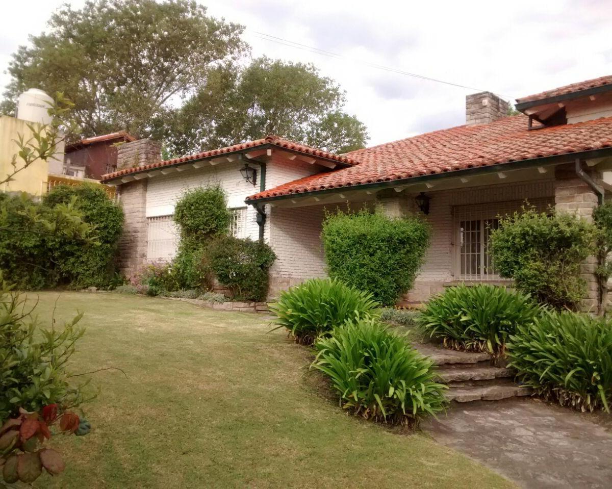 Residencia Única por Su Frente y Superficie de Terreno, Sobre Tres Excelentes Lotes. 4