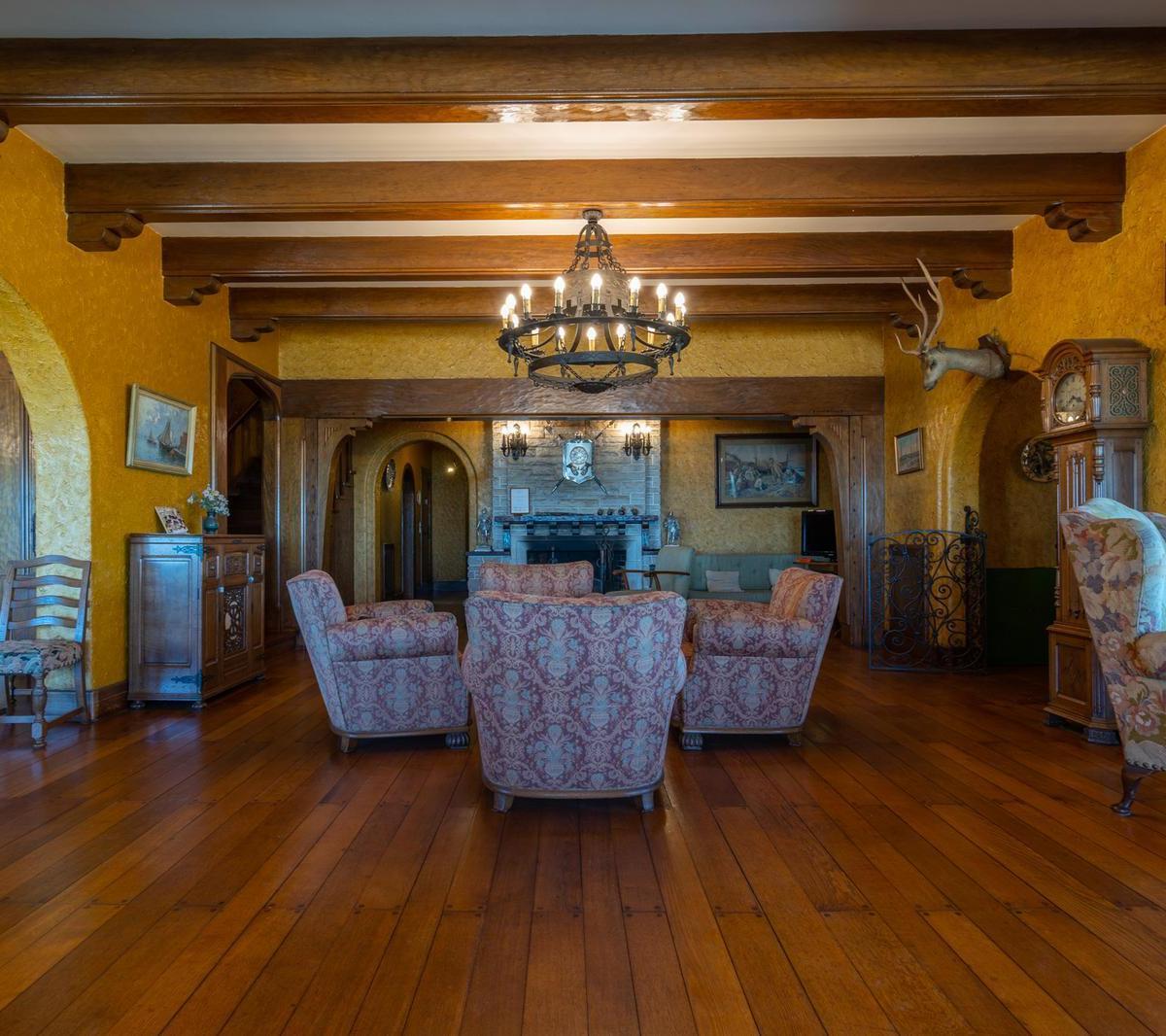 Importante Residencia de Patrimonio Histórico Frente Al Mar en Playa Grande. Tour Virtual 3