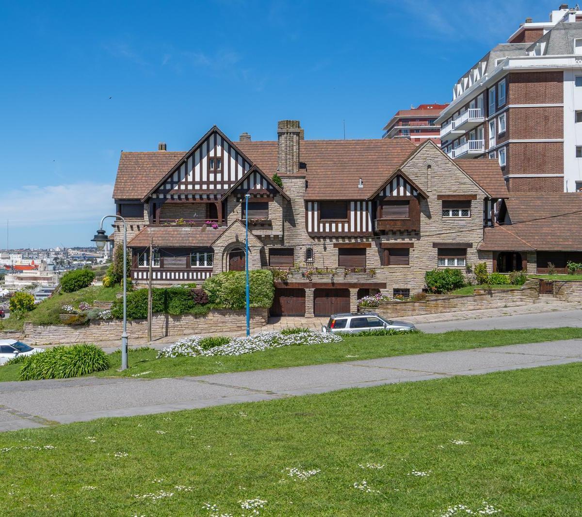 Importante Residencia de Patrimonio Histórico Frente Al Mar en Playa Grande. Tour Virtual 4