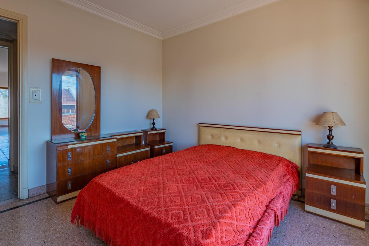 Chalet Sobre Excelente Lote, en El Tradicional Entorno del Barrio Chauvín. 5