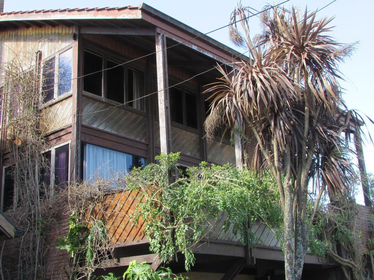 Chalet de Estilo, Sobre Excelente Lote, en Barrio Divino Rostro. 4