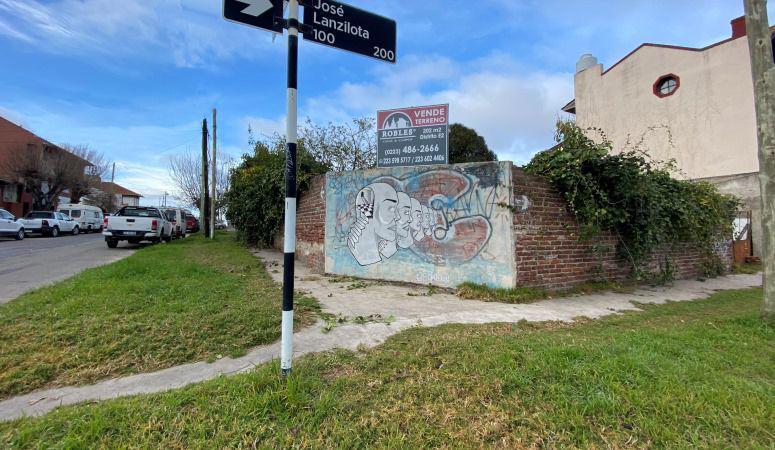 Lote en Esquina a m de Av Juan B. Justo. 4