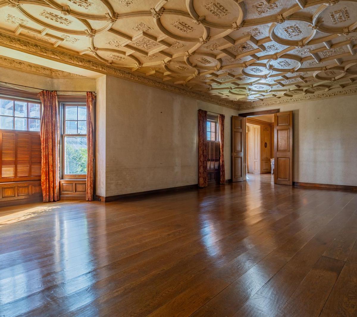 Importante Residencia de Patrimonio Histórico “villa Blaquier”, en Estratégica Ubicación. 1