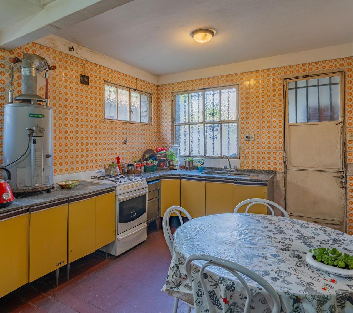 Foto de Chalet de patrimonio histórico, en zona Güemes Residencial, ideal uso, imagen 5