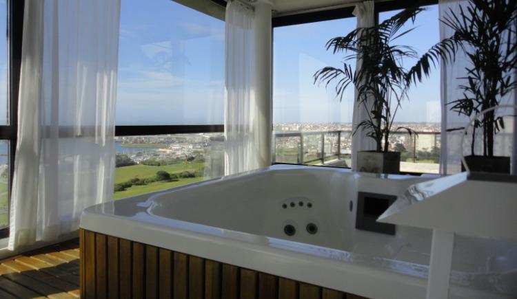 Excelente Semipiso Frente Al Mar y Al Golf. 3