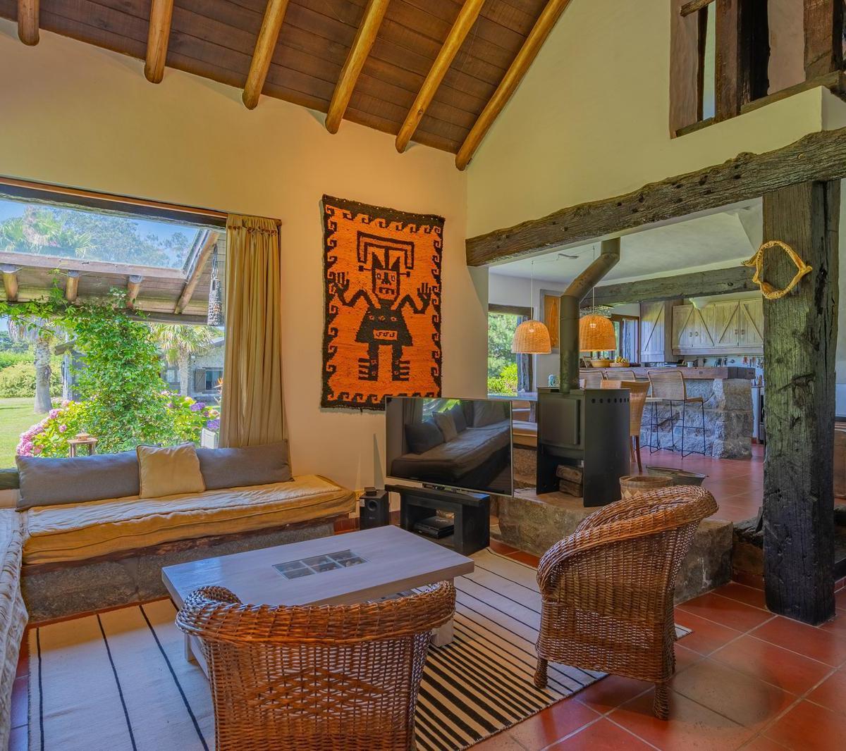 Foto de Casa estilo campo sobre dos lotes, en excelente entorno del barrio, imagen 2
