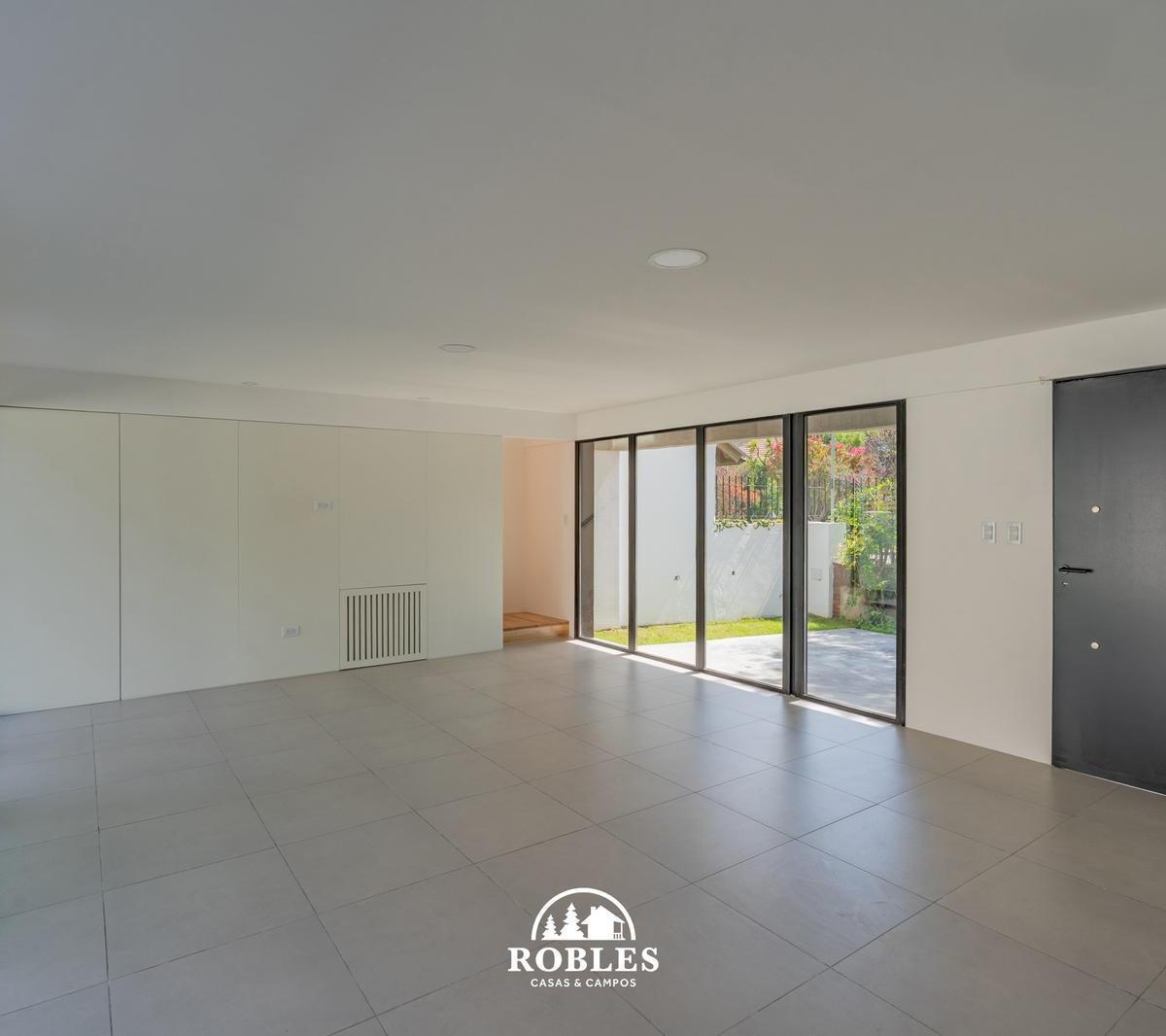 Casa Estilo Moderno en El Barrio San Carlos 5