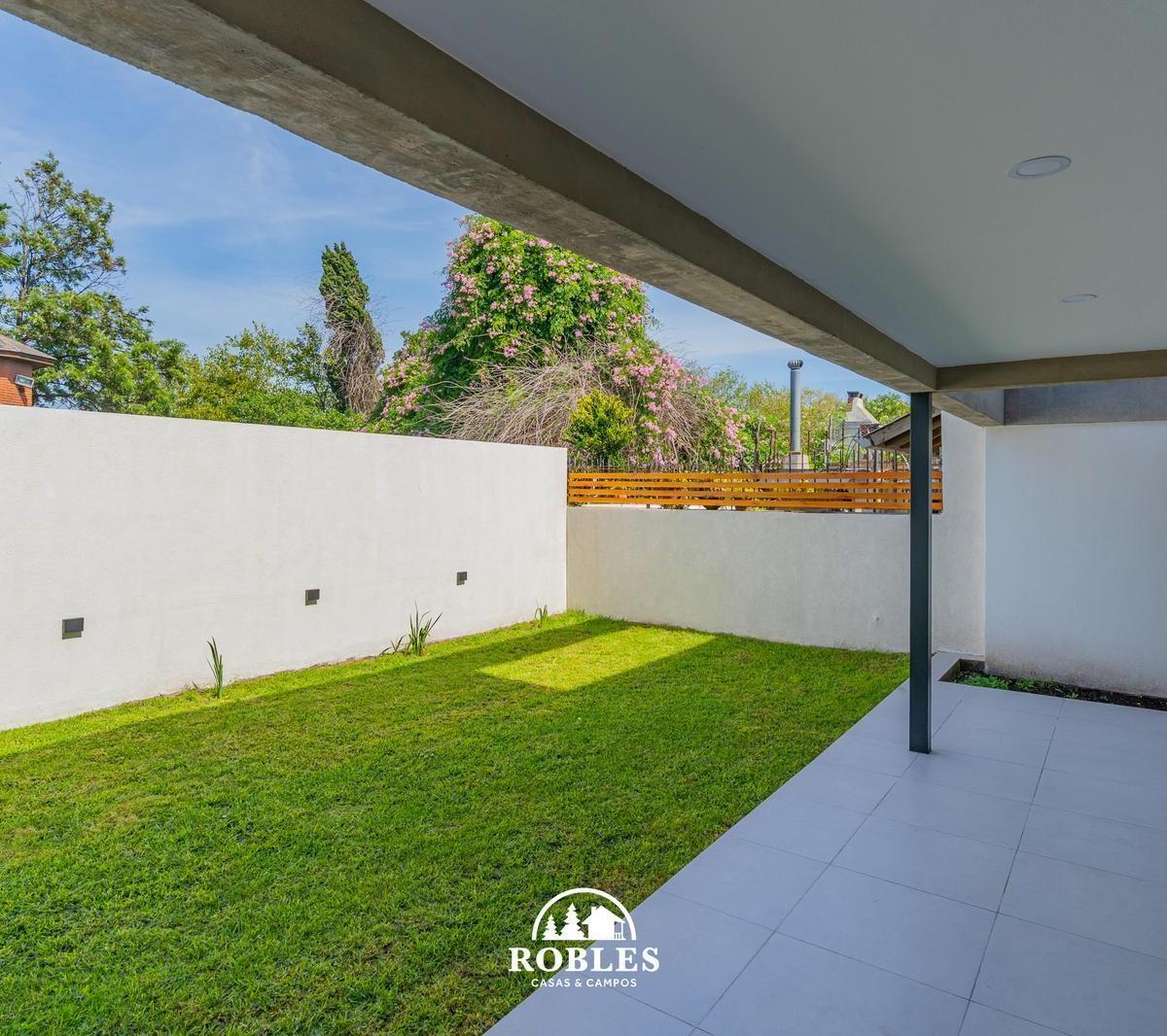 Casa Estilo Moderno en El Barrio San Carlos 1