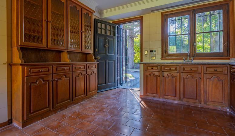 Importante Residencia Sobre Cinco Lotes, en Los Troncos. Tour Virtual 3