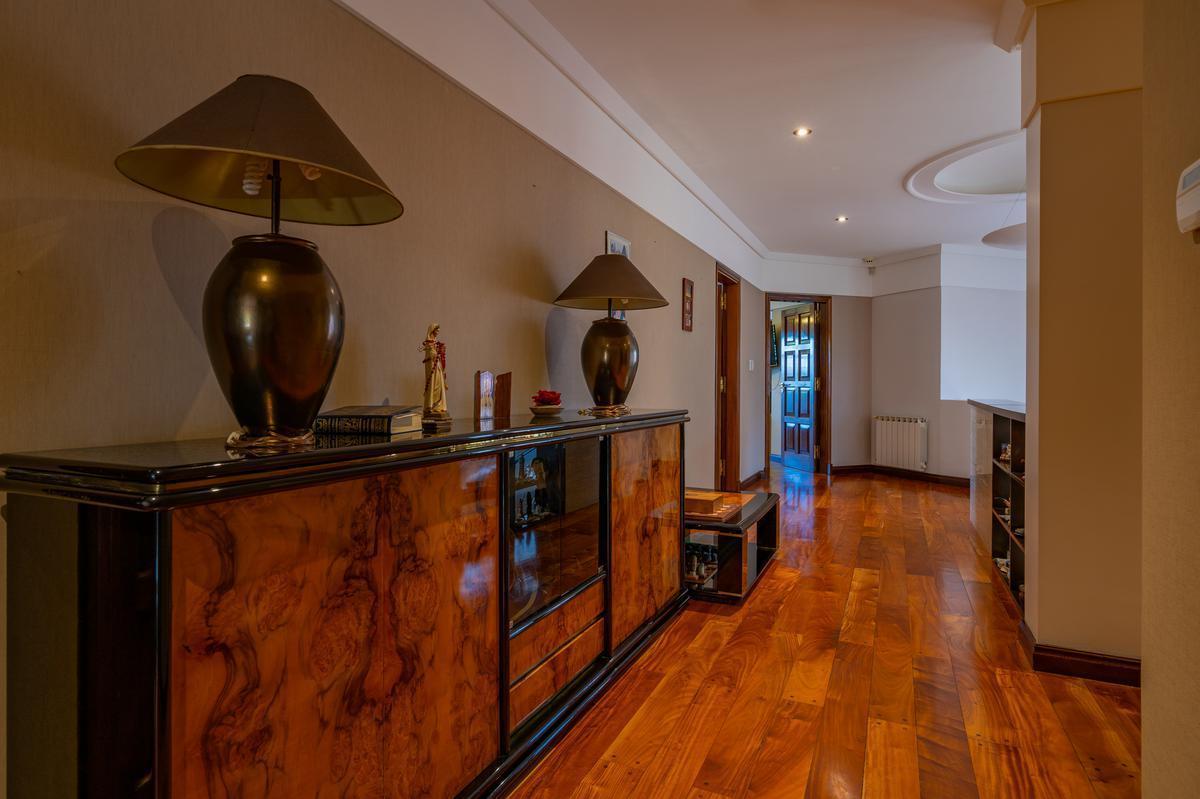 Importante Residencia en El Exclusivo Barrio Los Troncos. Tour Virtual 3