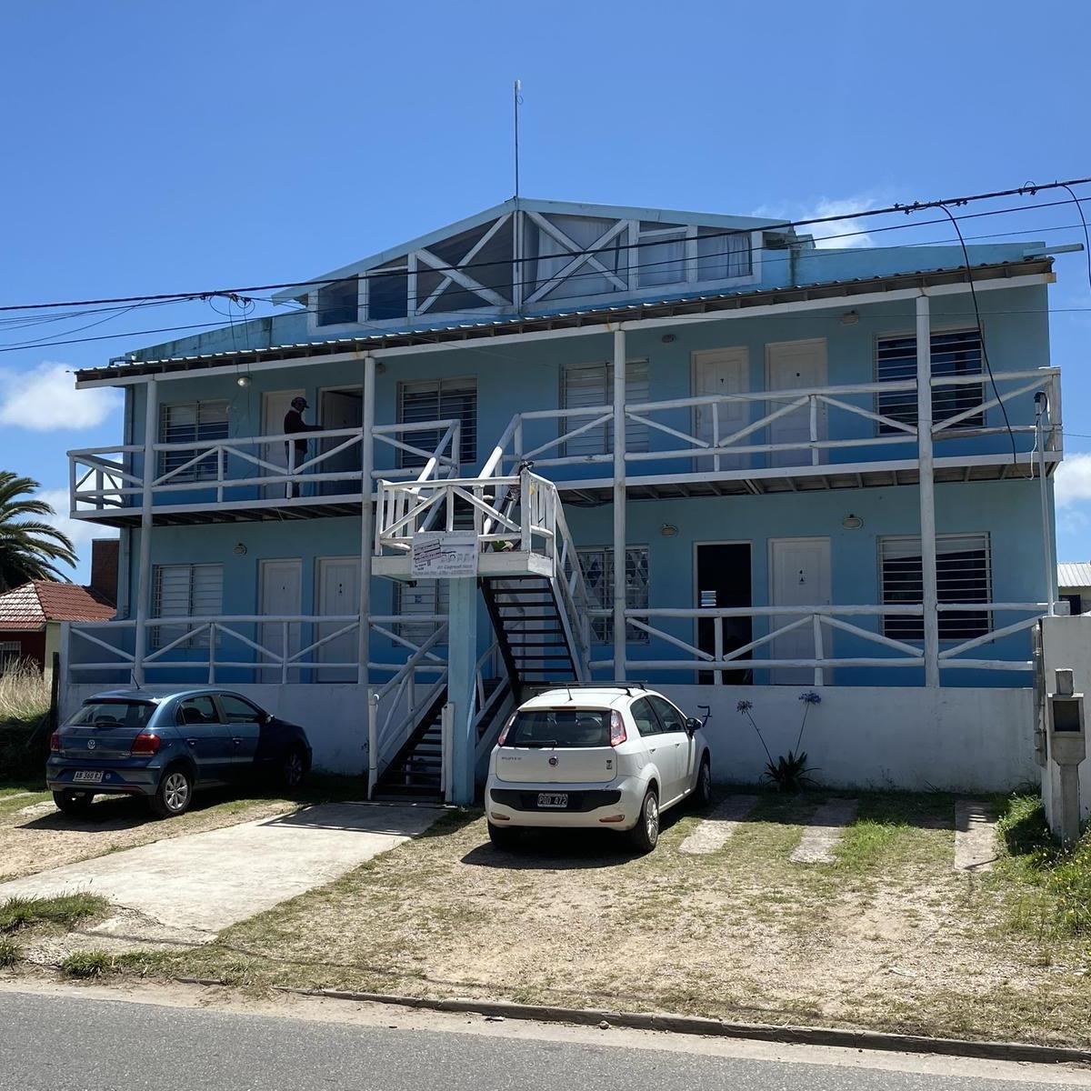 Complejo de Departamentos y Dúplex con Vista Parcial Al Mar. 3