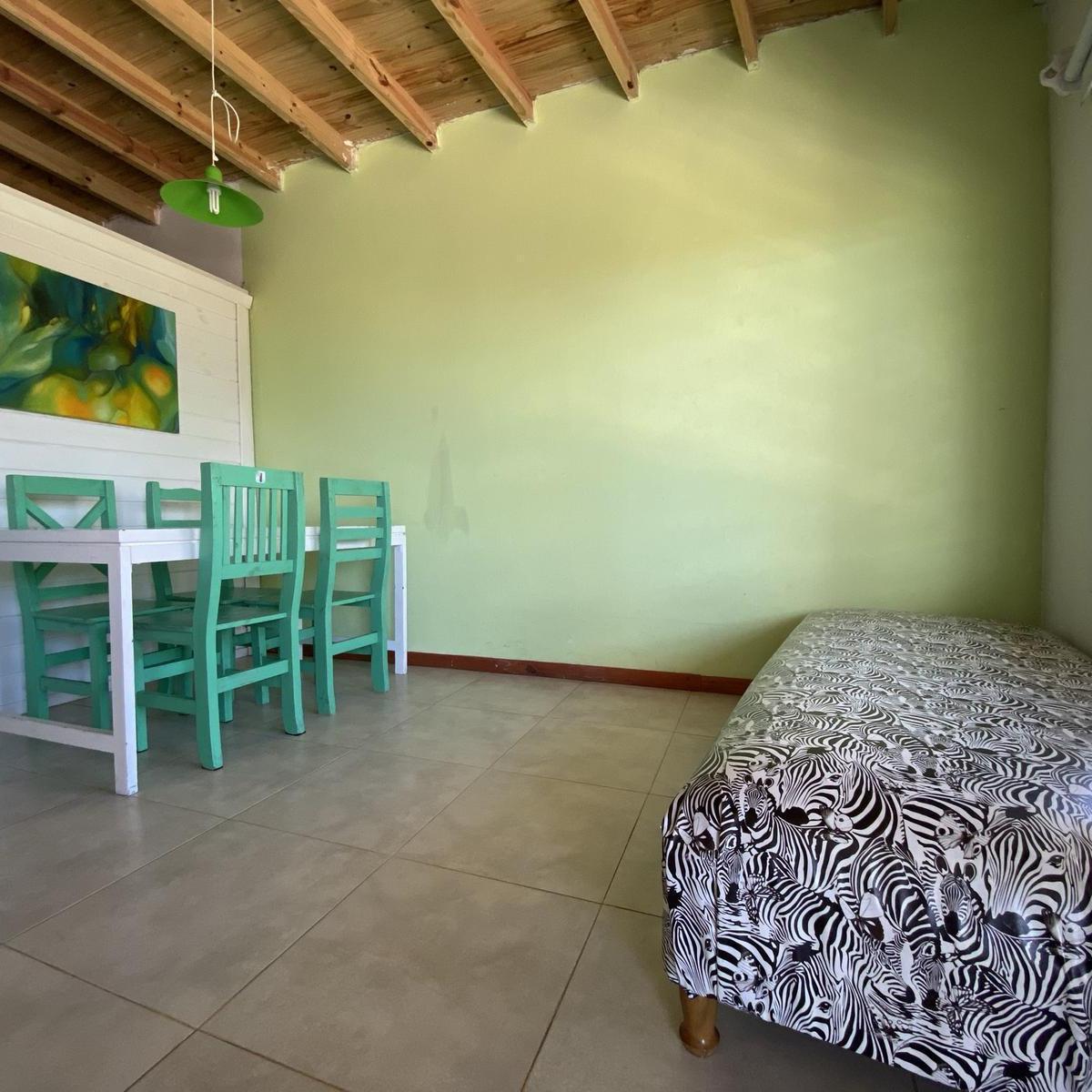 Complejo de Departamentos y Dúplex con Vista Parcial Al Mar. 2