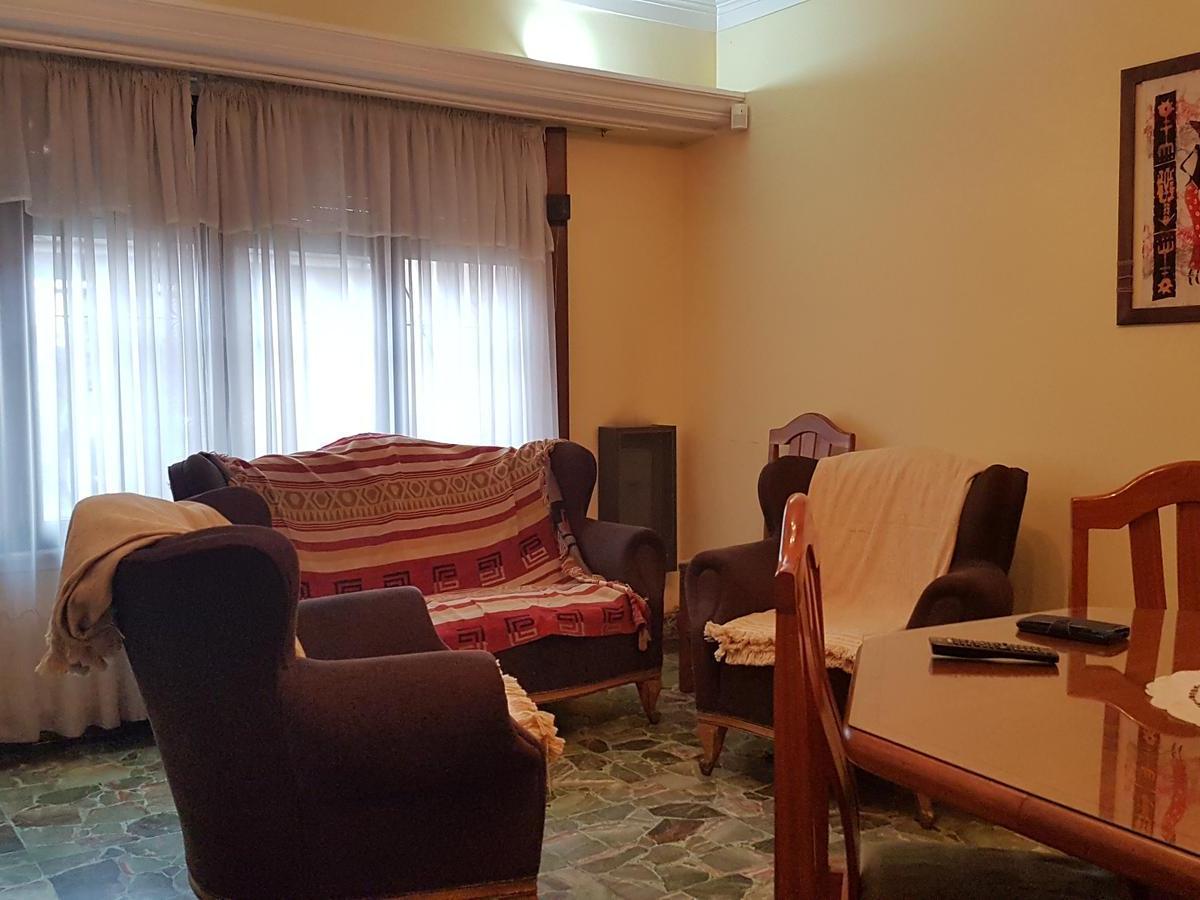 Casa a m de Av Libertad, en Block con Dos Unidades Más Para Renta. 4