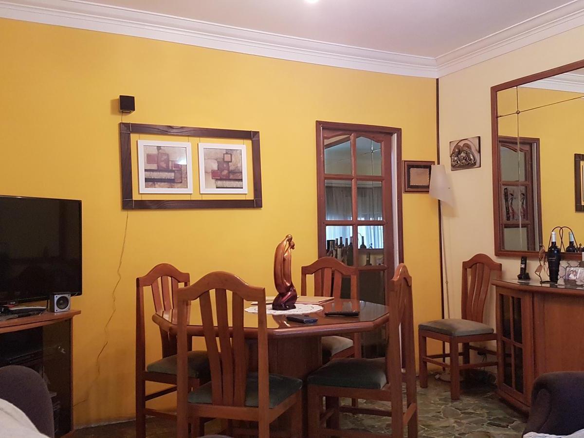 Casa a m de Av Libertad, en Block con Dos Unidades Más Para Renta. 1