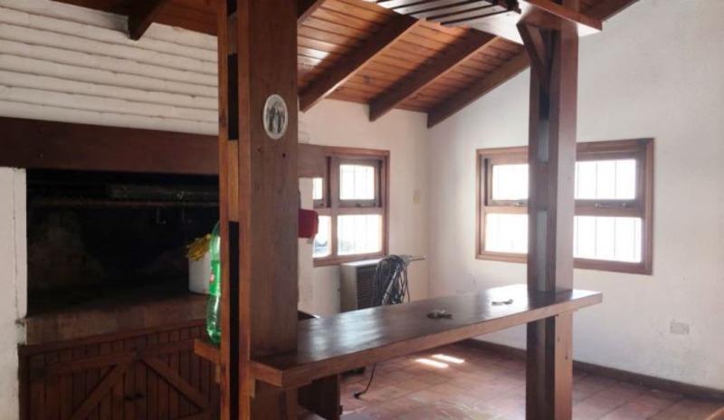 Chalet de Patrimonio Histórico, Estilo Anglo - Normanda, en El Microcentro. 3
