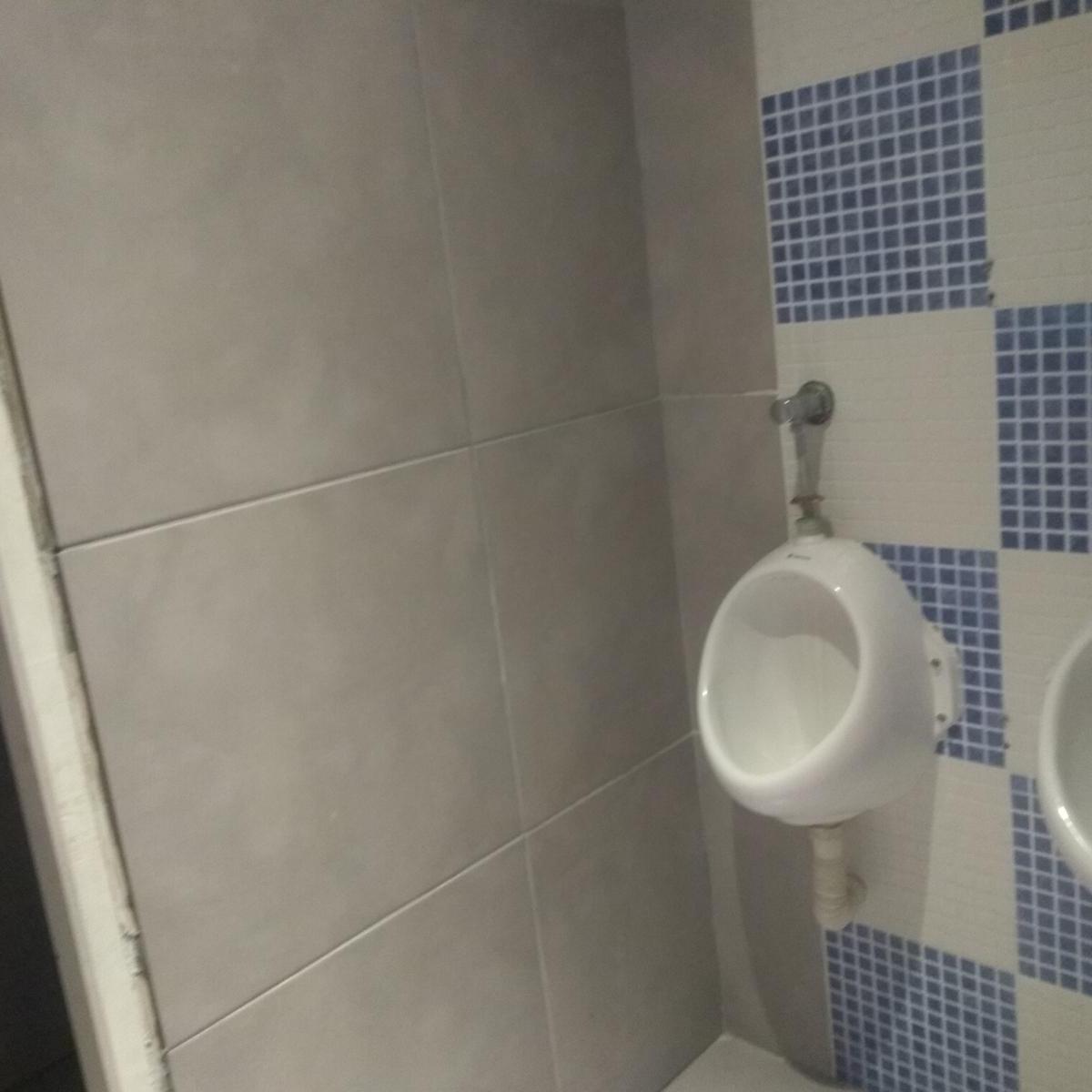 Foto de Excelente local más oficinas en block, sobre Av. Juan B. Justo., imagen 2